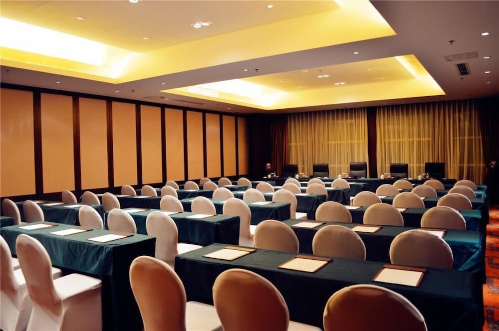 Фото Days Hotel & Suites by Wyndham Hengan Chongqing