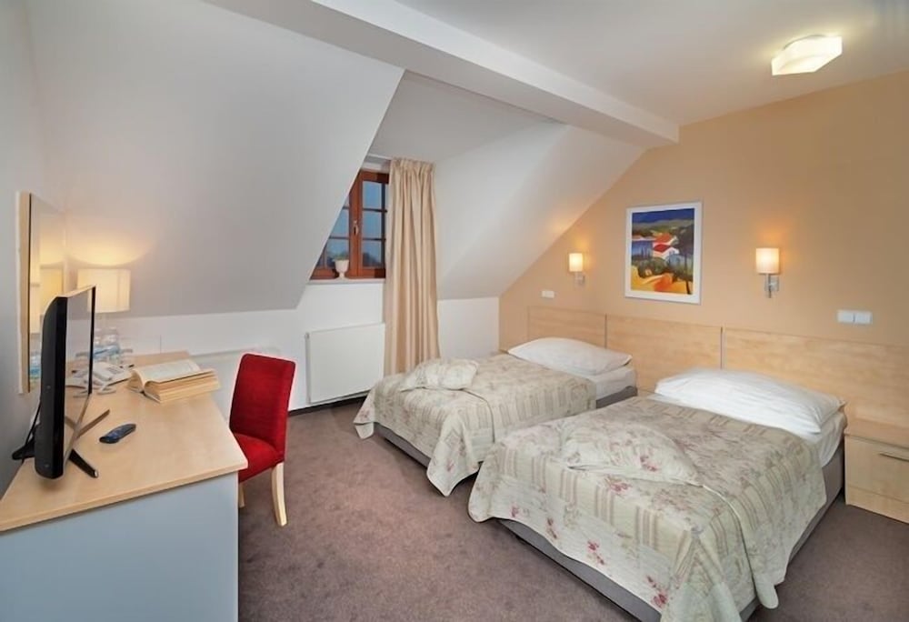 Фото Hotel Chvalska Tvrz