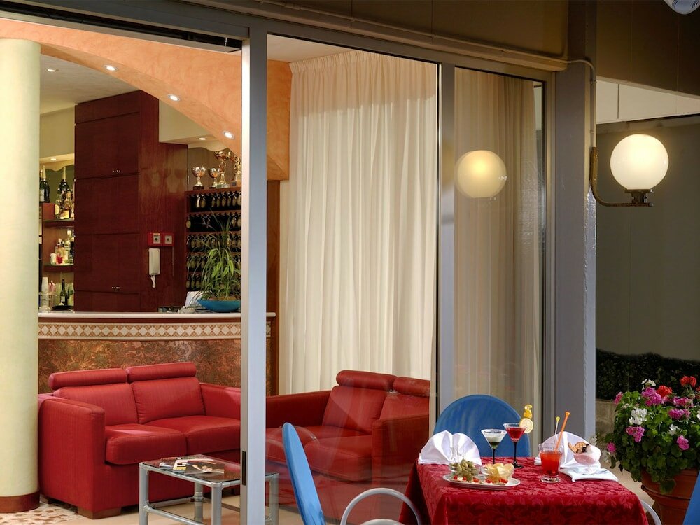 Фото Hotel Odeon