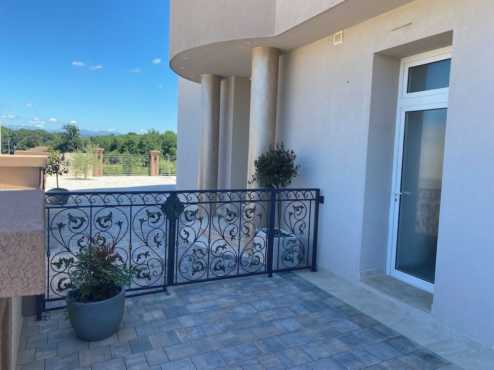 Фото Villa Flowers