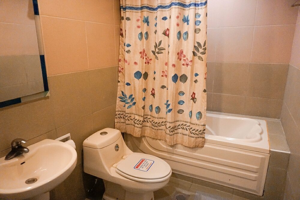 Фото Crowne Garden Hotel