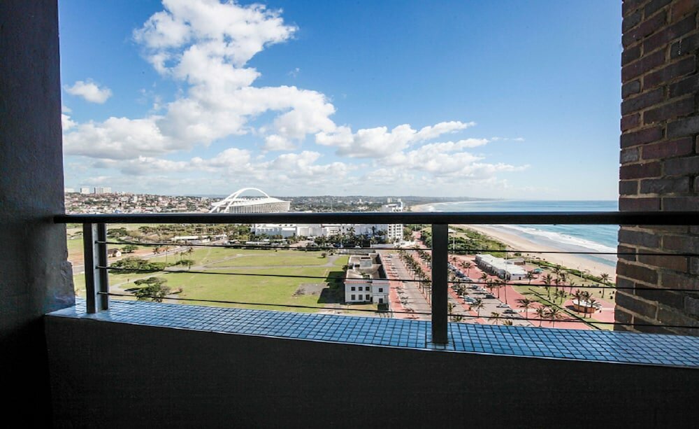 Фото The Blue Waters Hotel