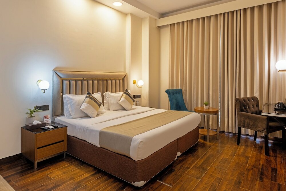 Фото The Allure Hotel R-57