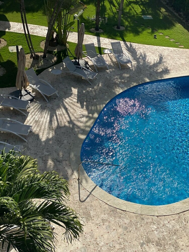 Фото New Garden Hotel