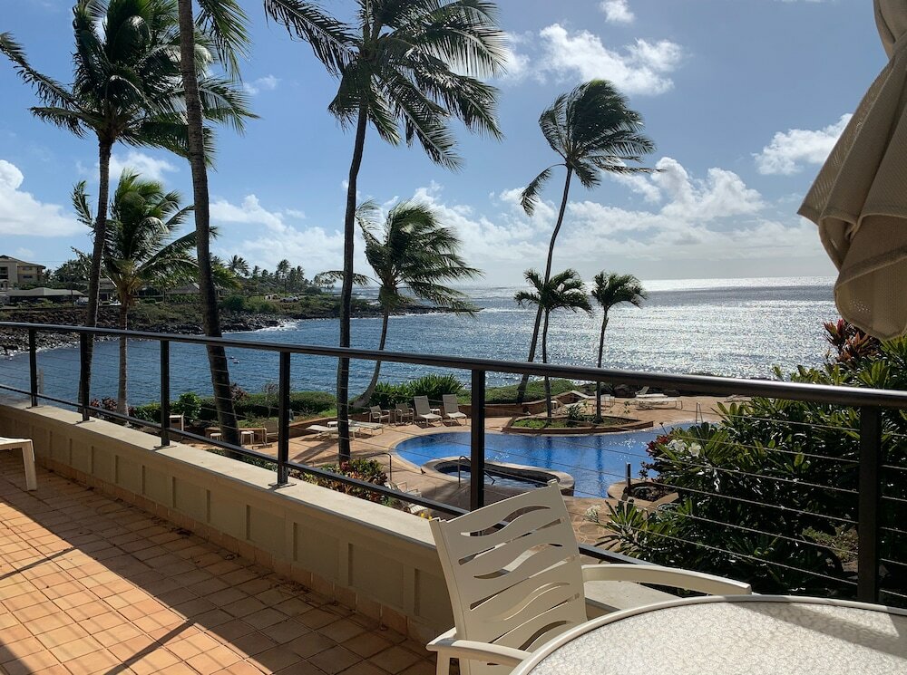 Фото Whalers Cove Oceanfront Resort