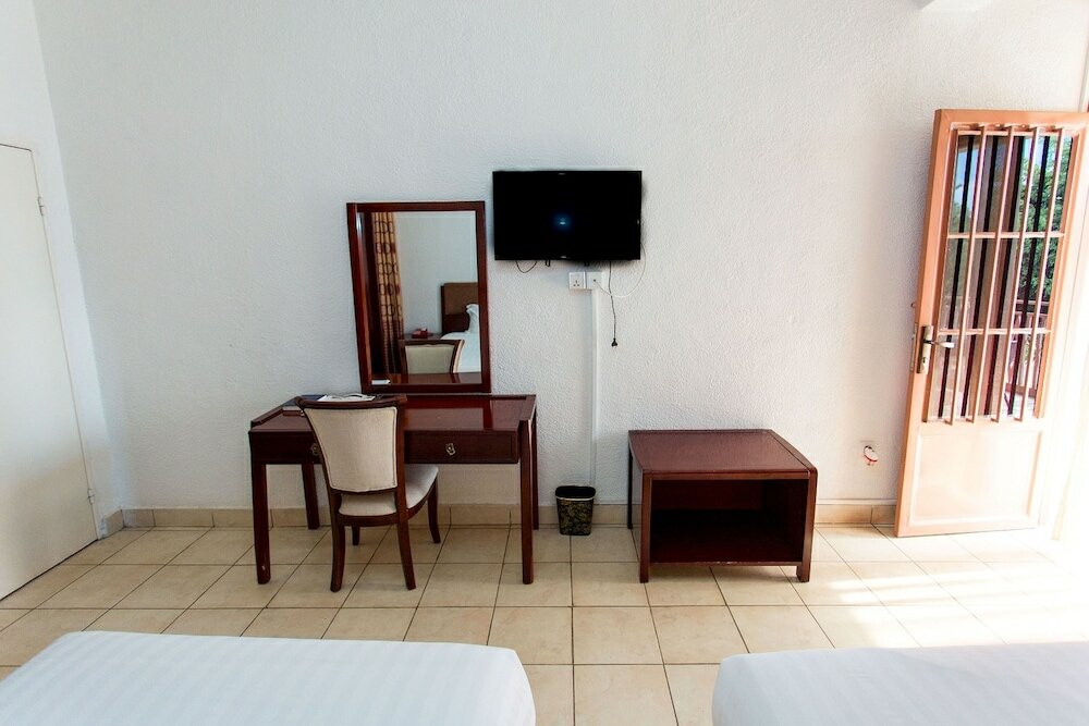 Фото Quiet Haven Hotel