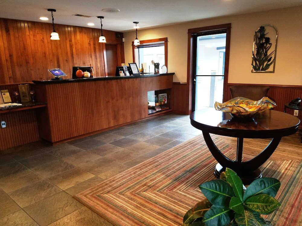 Фото Redwood Hyperion Suites