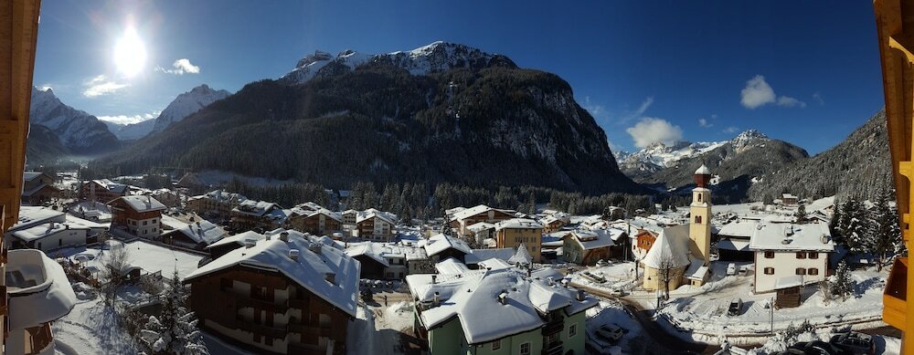 Фото Hotel Cesa Tyrol