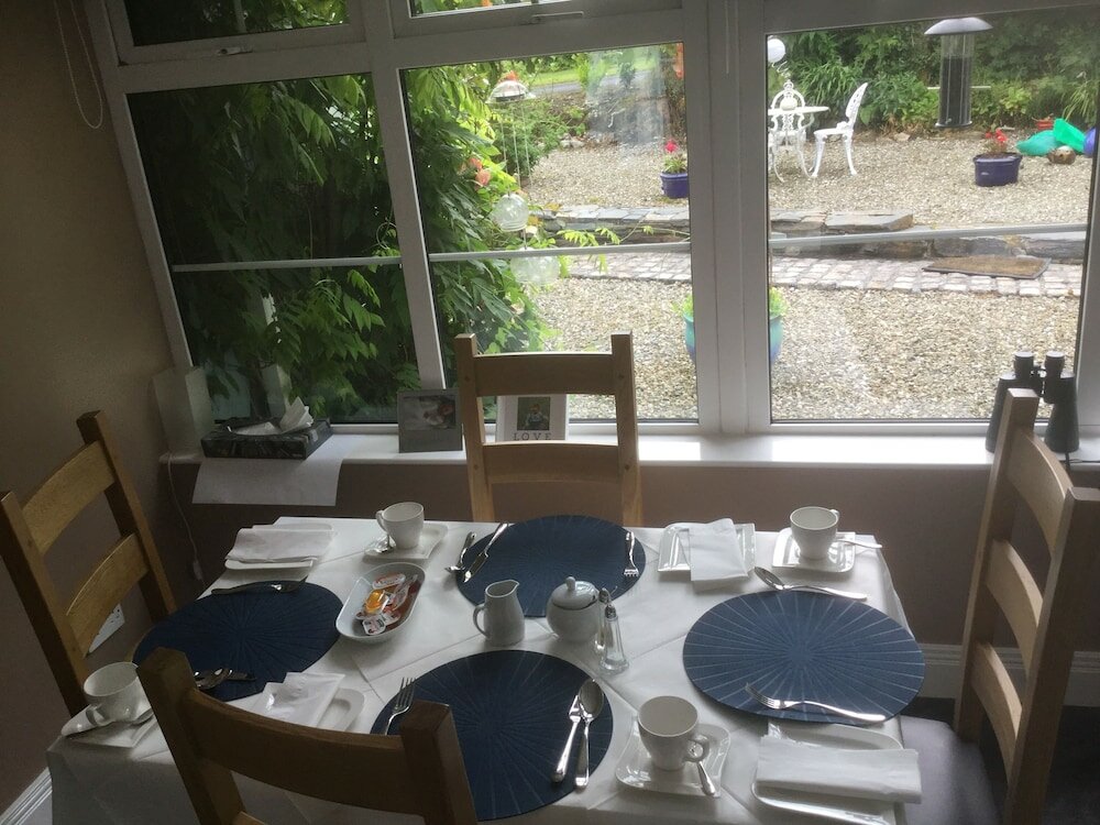 Фото Five Oaks Bed & Breakfast