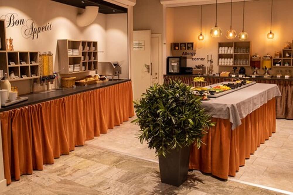 Фото Dream – Luxury Hostel