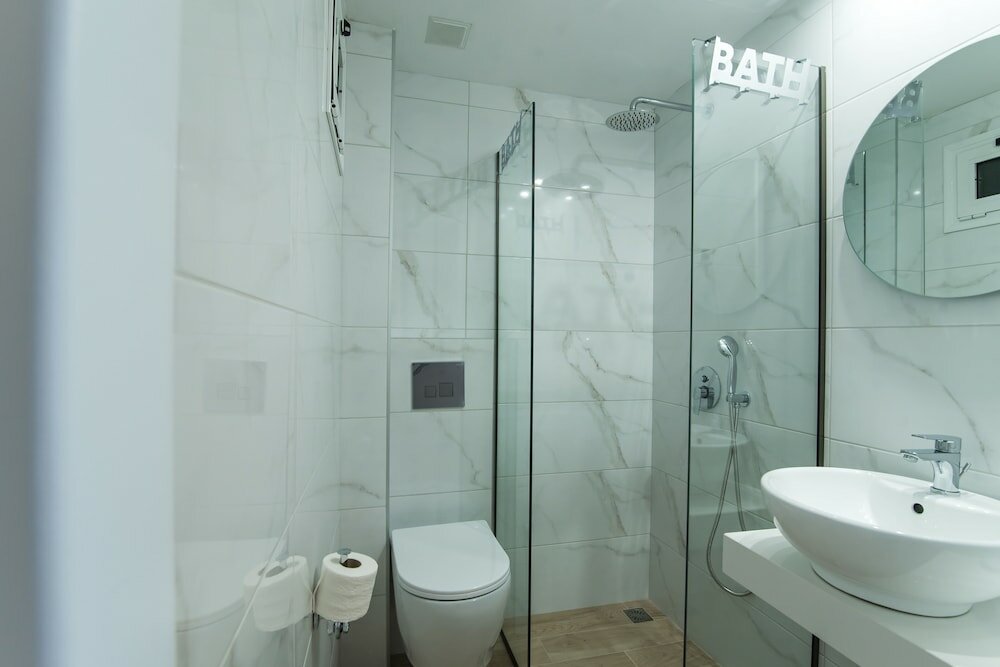 Фото Mirage Studios