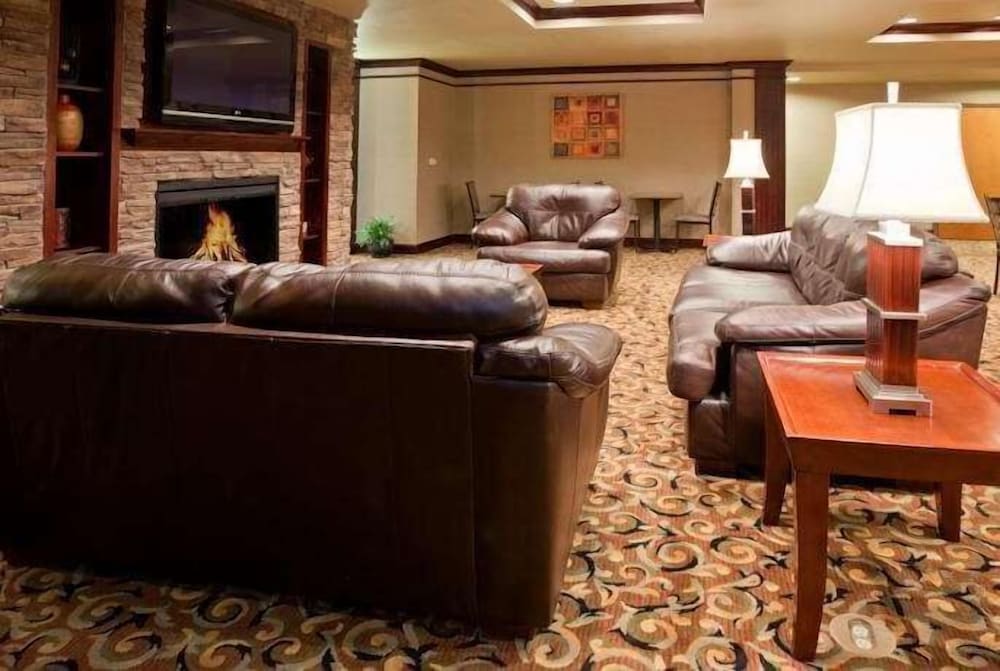 Фото Baymont Inn & Suites by Wyndham Sturgis