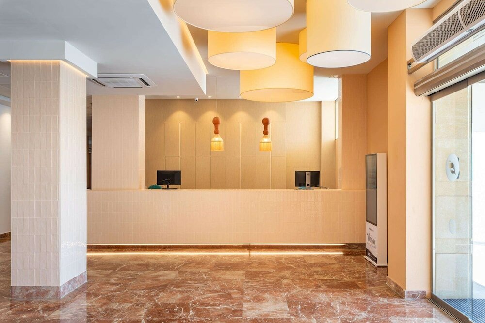 Фото отеля 2