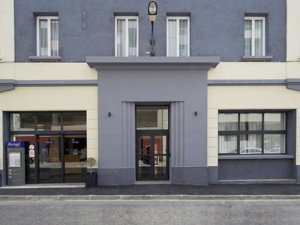 Фото отеля 2