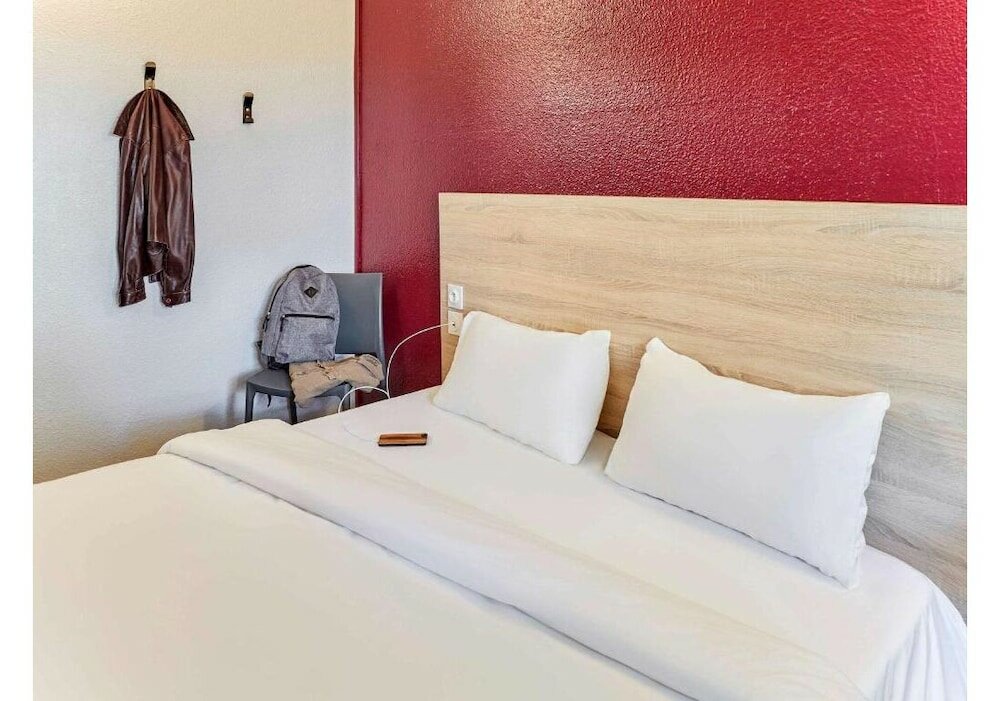 Фото hotelF1 Aix en Provence Sainte Victoire