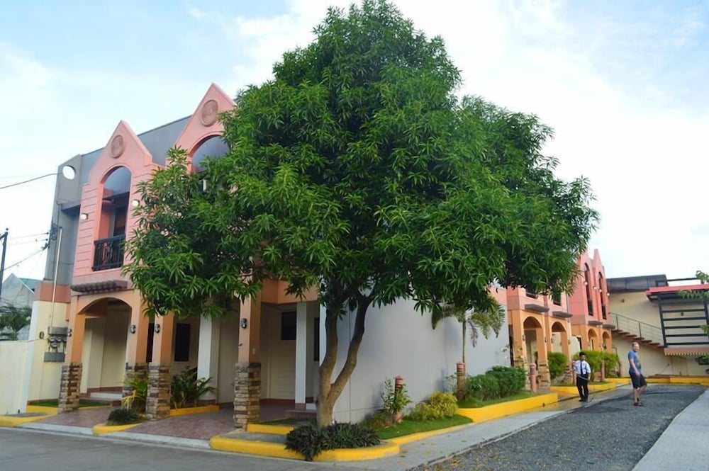 Фото Manora Apartments and Guest House