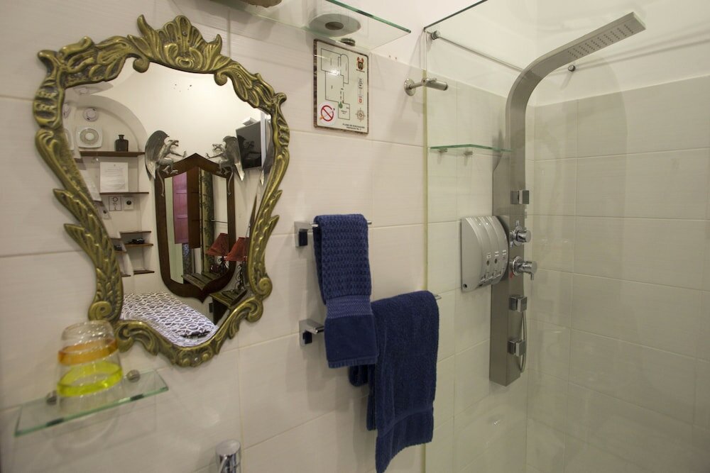 Фото Bogota Bed & Breakfast Inn