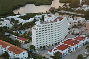 Гостиница Calypso Hotel Cancun