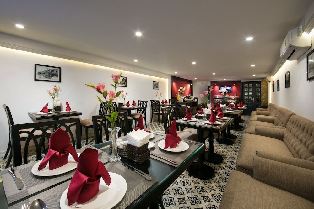 Фото Golden Rooster Hotel