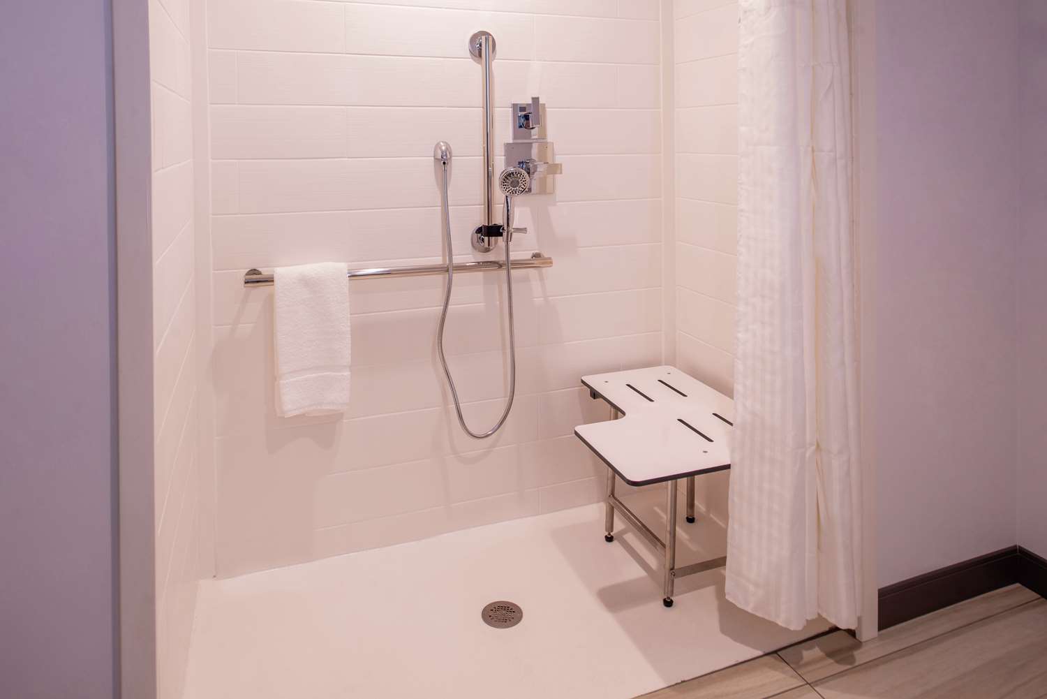 Фото Hilton Garden Inn Kansas City Airport