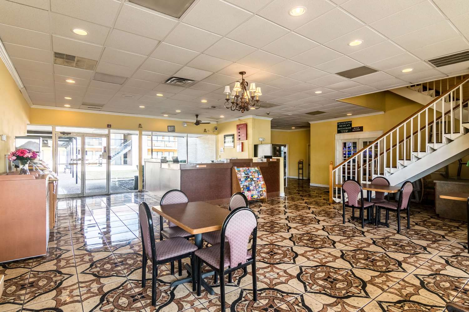 Фото Rodeway Inn Arlington