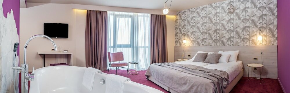 Фото Priska Med Luxury Rooms