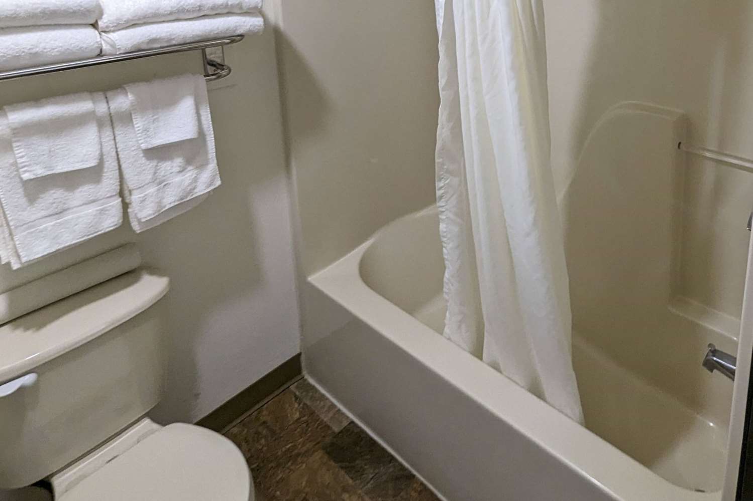 Фото Travelodge Inn & Suites by Wyndham Deadwood