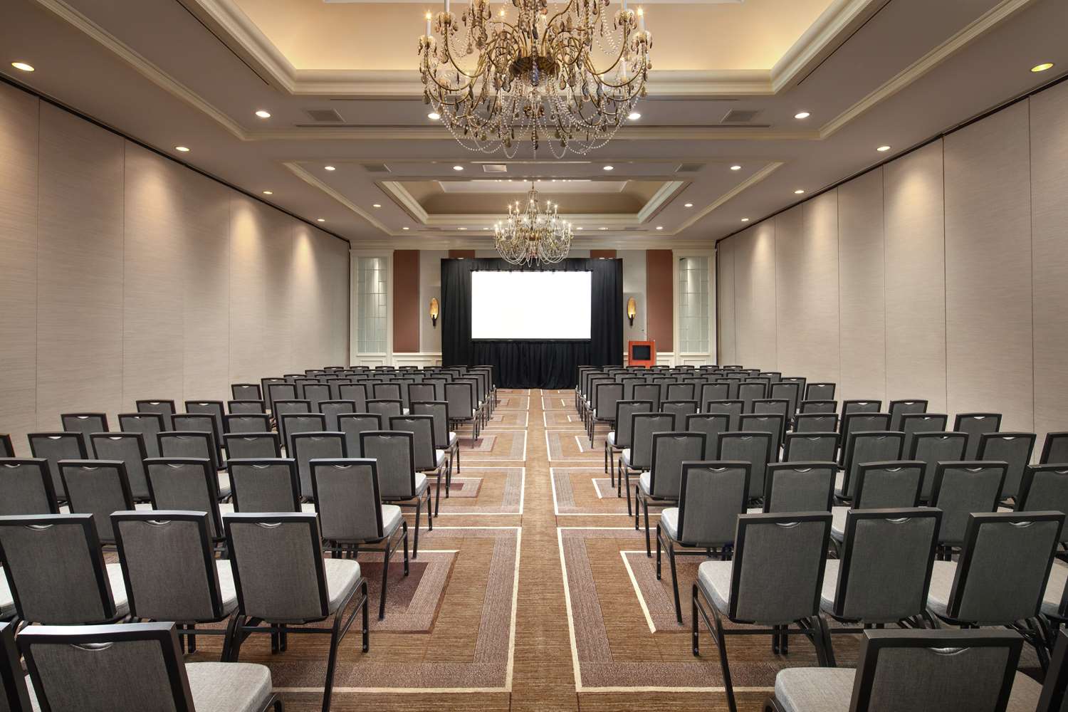 Фото Hilton Short Hills