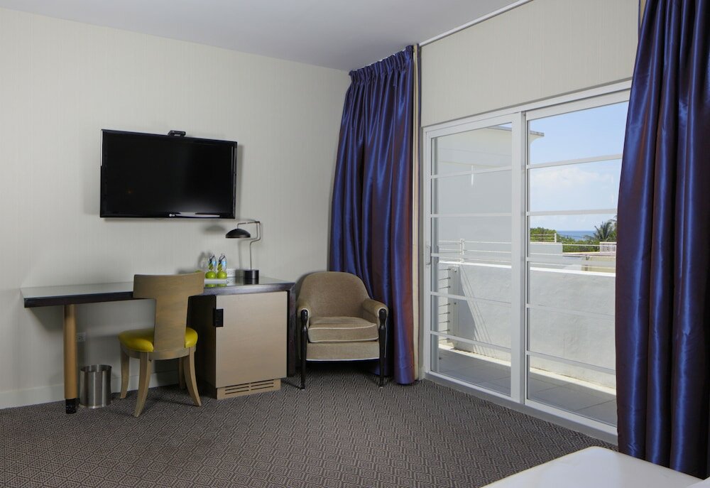 Фото Hotel Breakwater South Beach