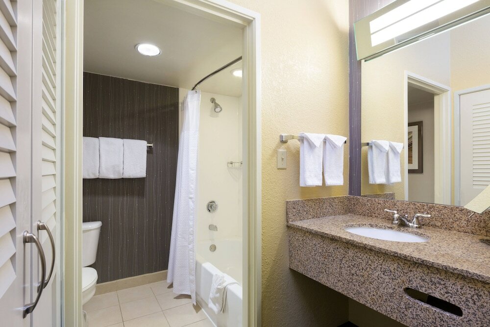 Фото Courtyard by Marriott Austin The Domain Area