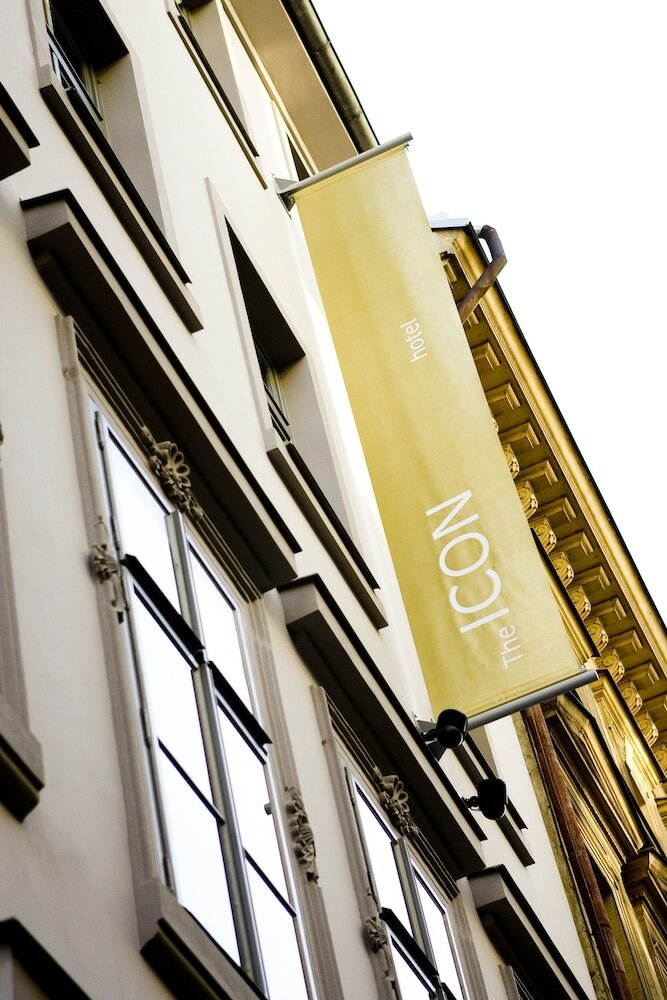 Фото The Icon Hotel & Lounge