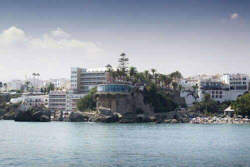 Внешний вид отеля Hostal Alhambra в Нерхе, фото 5