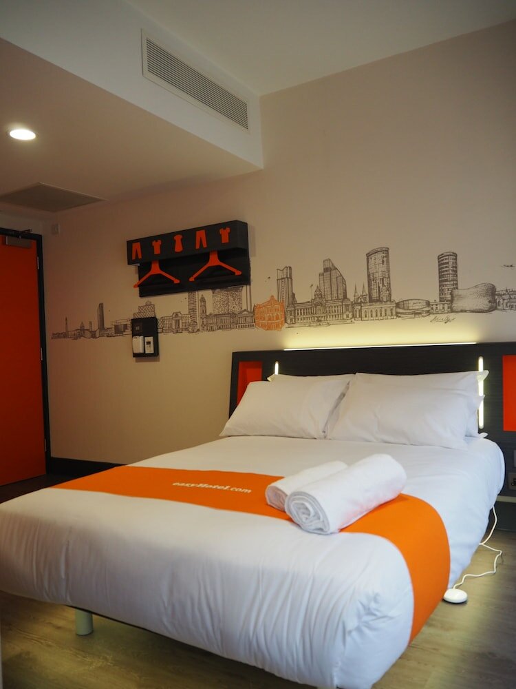 Фото EasyHotel Liverpool City Centre