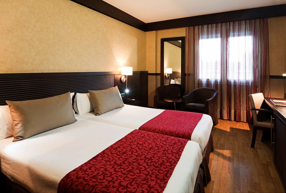 Фото Catalonia Santa Justa