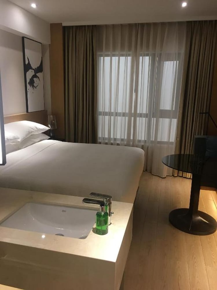 Фото Fairfield by Marriott Shanghai Jingan