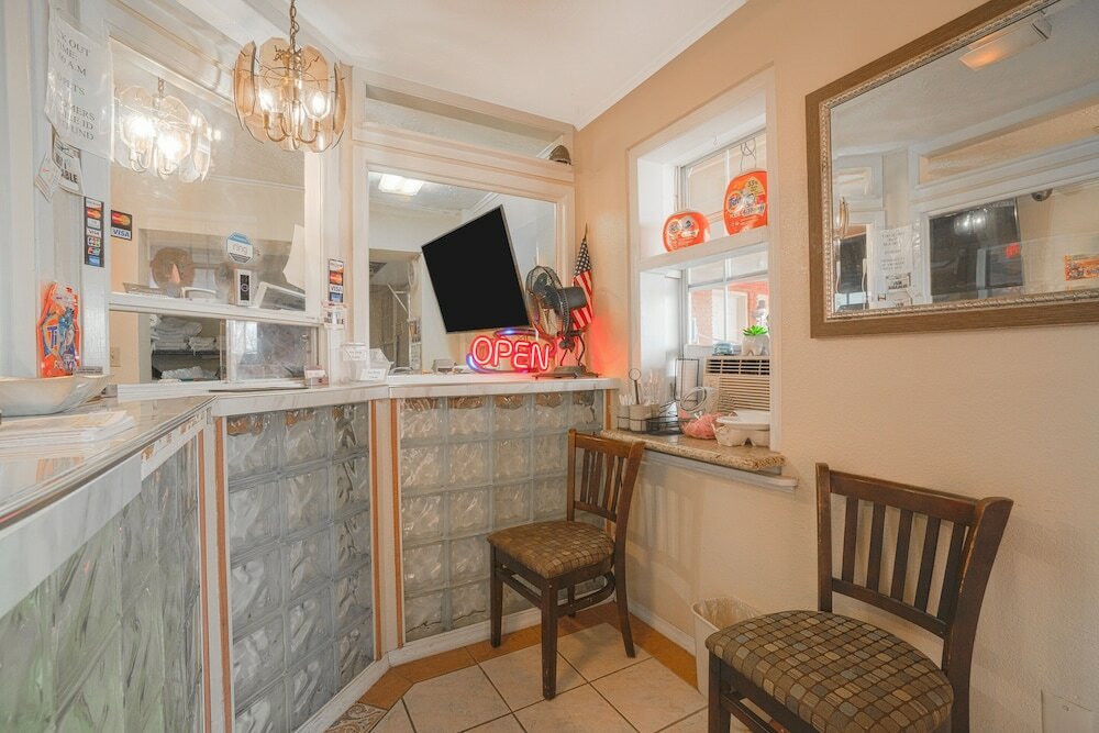 Фото Texana Inn Edna by Oyo