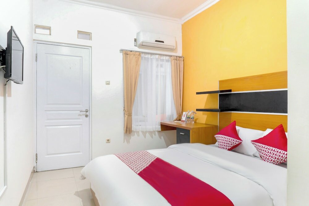 Фото Oyo 617 Sukaraja Residence Syariah