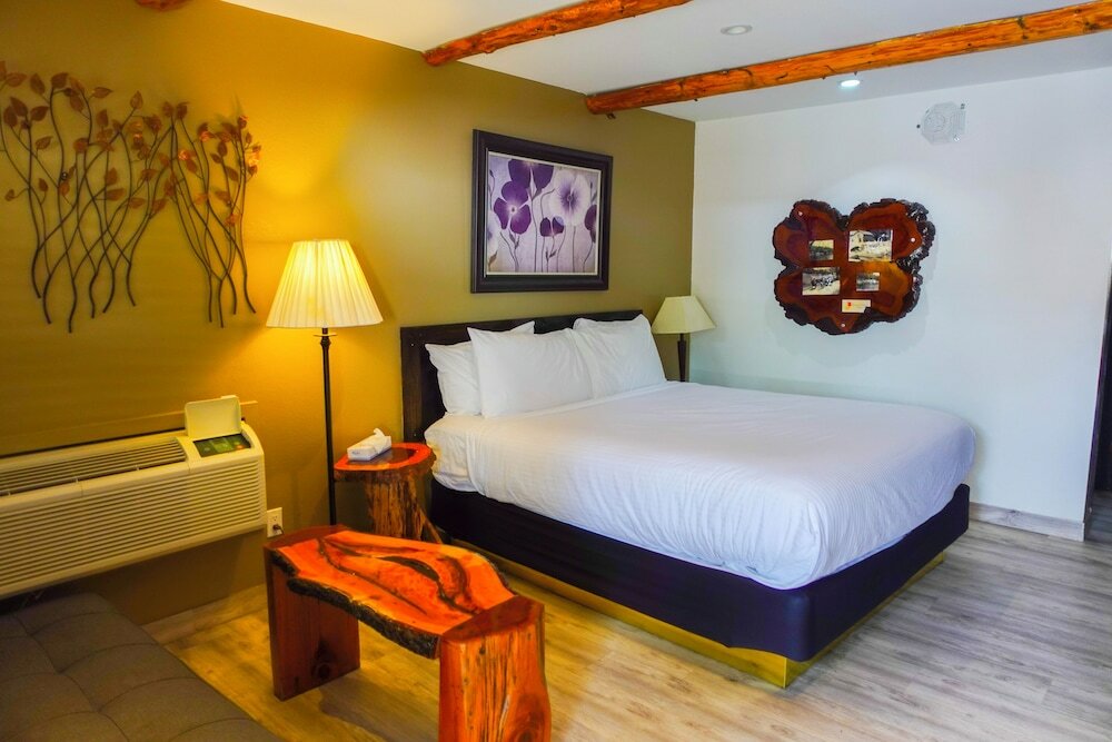 Фото Sleepy Hollow Cabins and Hotel