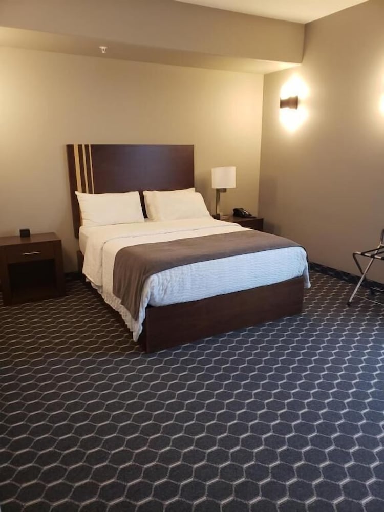 Фото The Souris Hotel