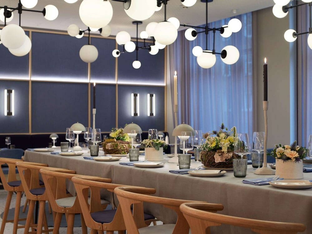 Фото Novotel Hamburg Central Station