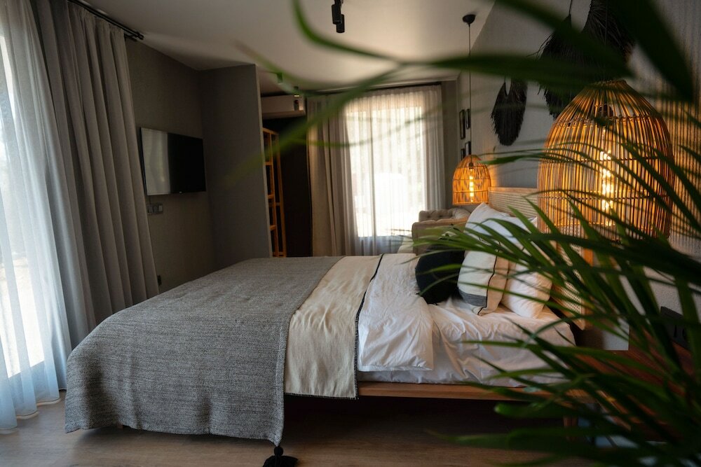 Фото Alp Suites Pinehill