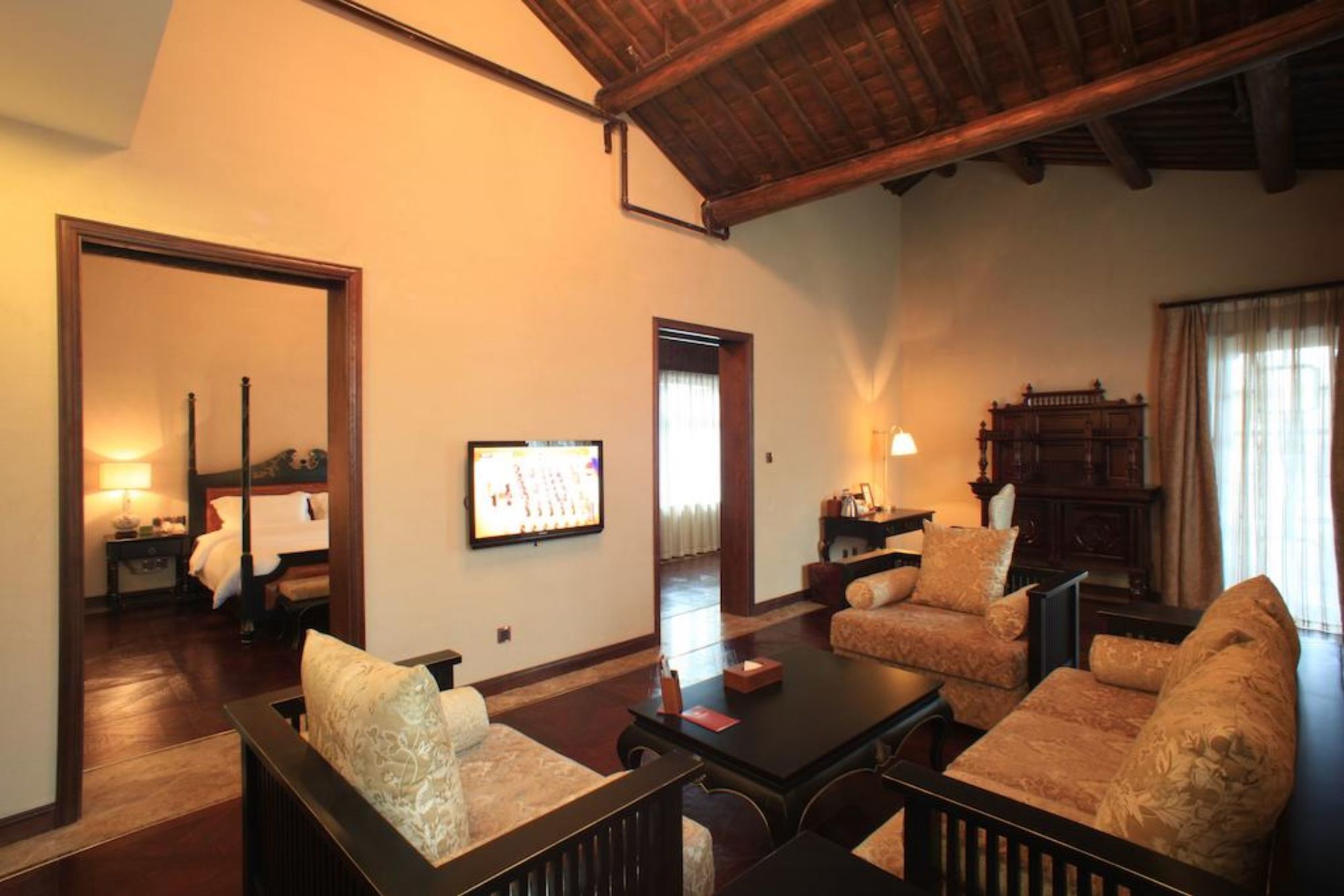 Фото Dockside Boutique Hotel