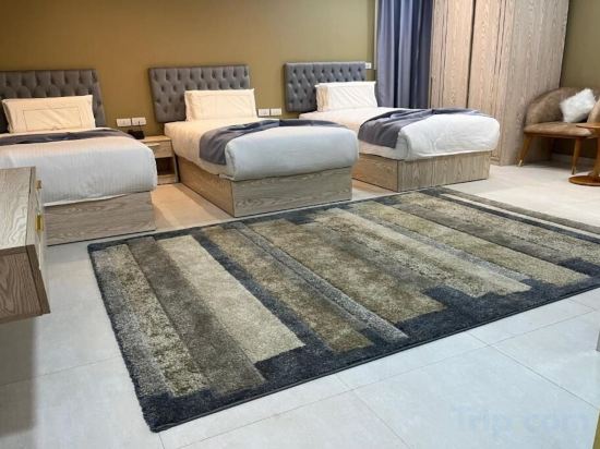 Фото Pyramids Charm