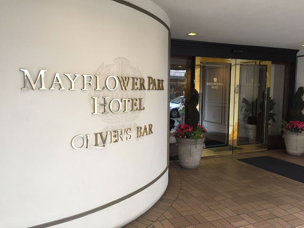 Фото Mayflower Park Hotel