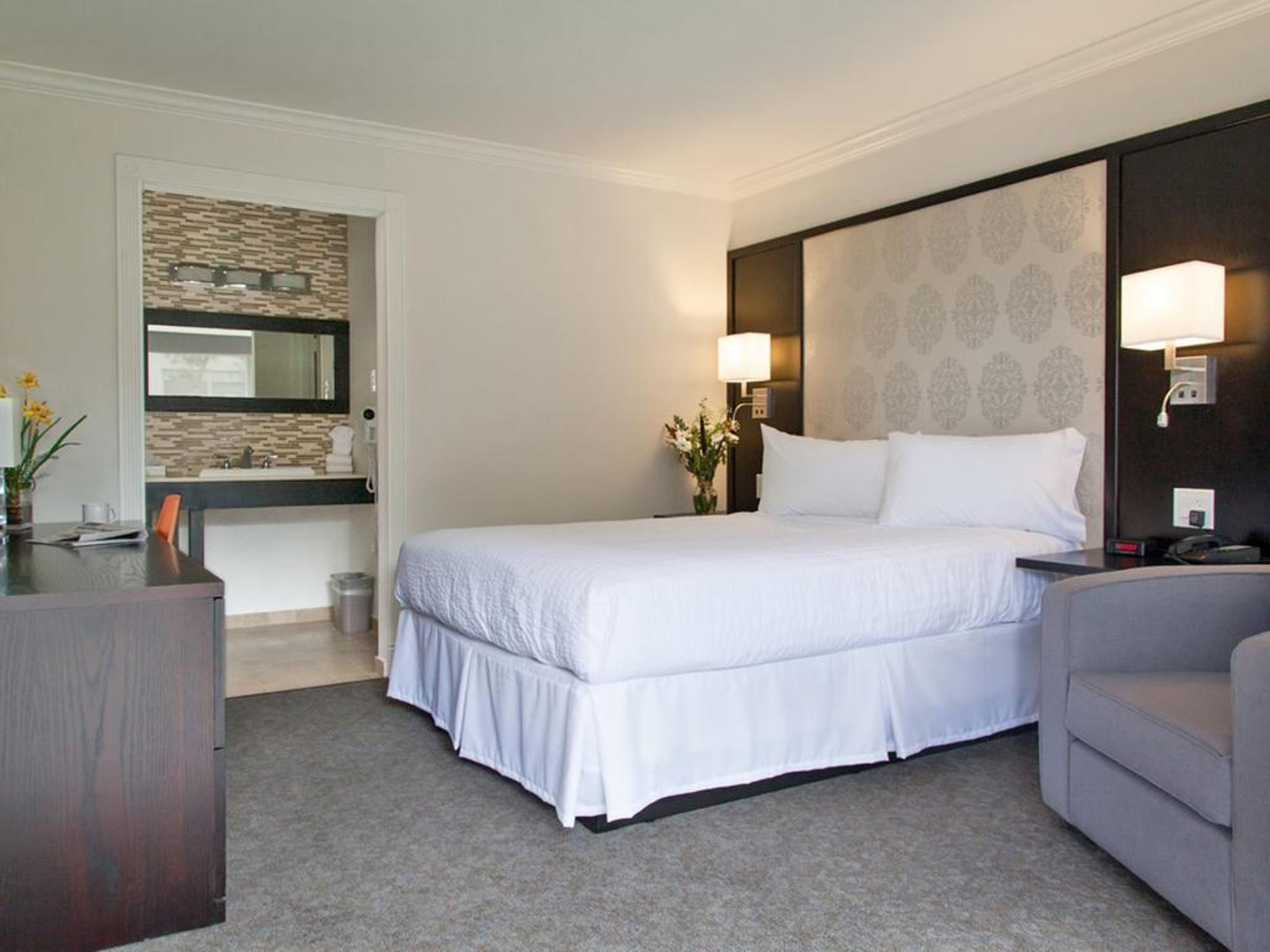 Фото Park Pointe Hotel