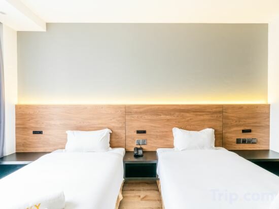 Фото Roxy Hotel Padungan