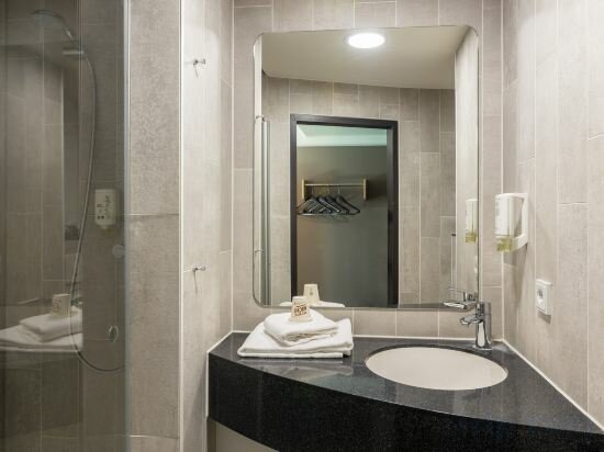 Фото B&b Hotel Düsseldorf-Mitte