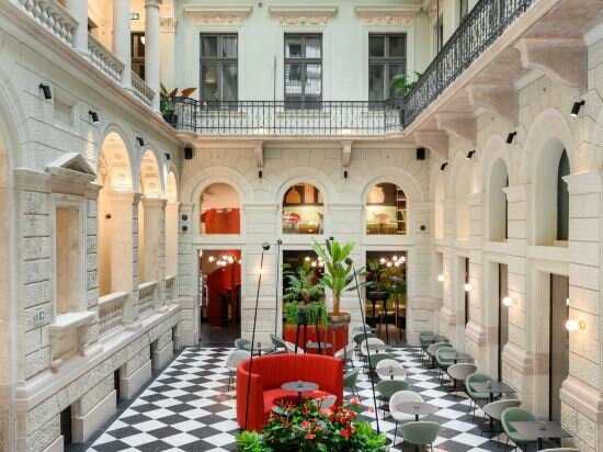 Фото Hotel Oktogon