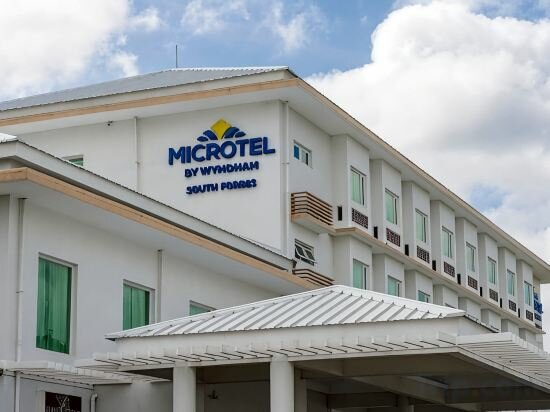 Hotel Microtel by Wyndham South Forbes near Nuvali, Province of Cavite, photo