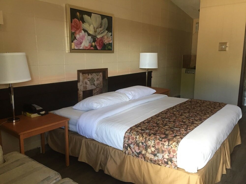 Фото Thriftlodge Edmonton